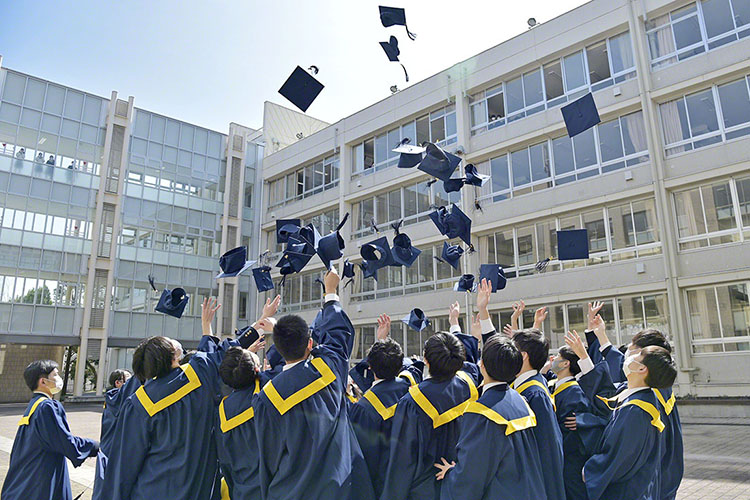 Tokyo Soka Senior High School holds graduation on March 16, 2021.