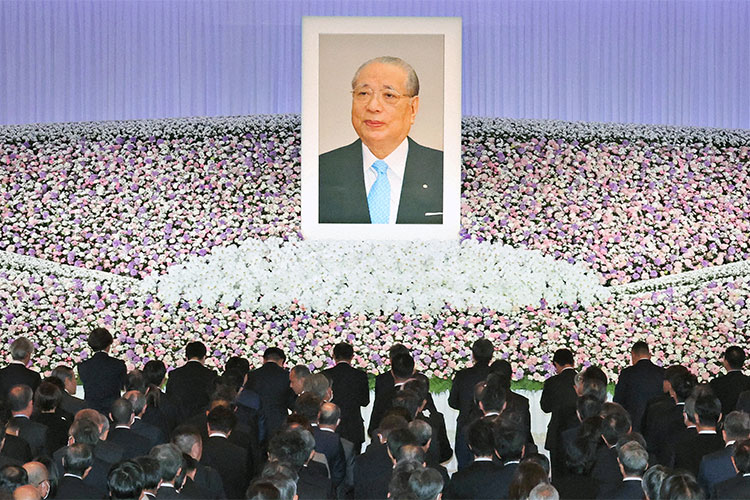 Memorial Services for Daisaku Ikeda Held in Tokyo and Across Japan
